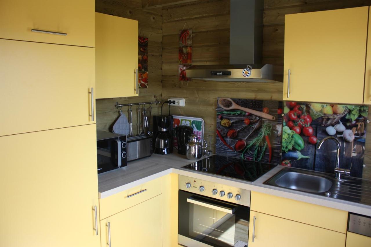 Villa Emilia - Gemuetliches Kinderfreundliches Blockhaus Mit Umzaeuntem Garten シント・アナラント エクステリア 写真