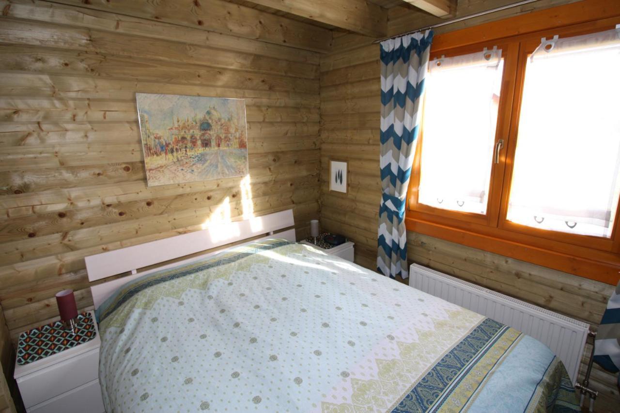Villa Emilia - Gemuetliches Kinderfreundliches Blockhaus Mit Umzaeuntem Garten シント・アナラント エクステリア 写真
